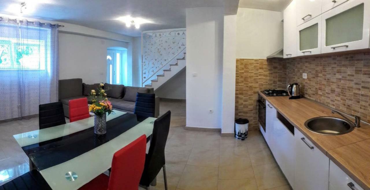 Holiday apartment Maslina Paho Babino Polje Bagian luar foto